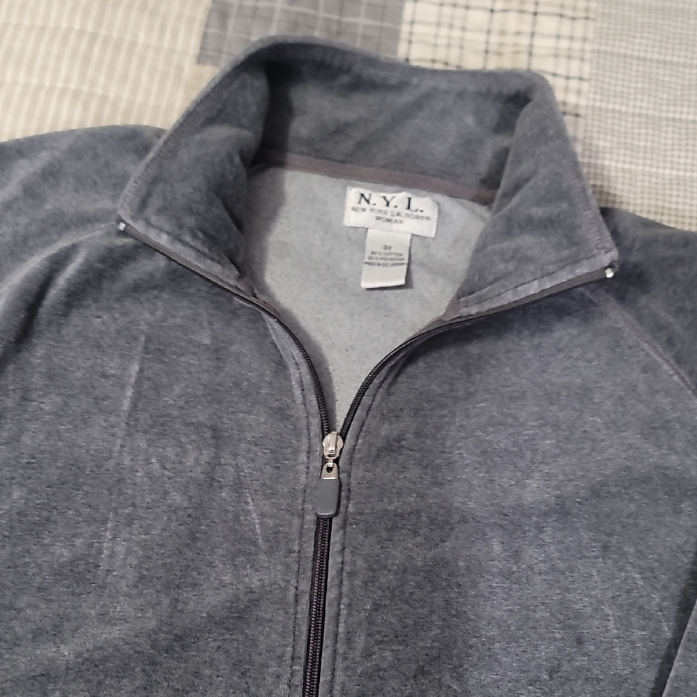 3/$20 New York Laundry 3X Velour Full Zip Jacket